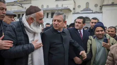 CHP Genel Başkanı Özgür Özel, “Eğer emekli geçinemiyorsa, ülkenin ana