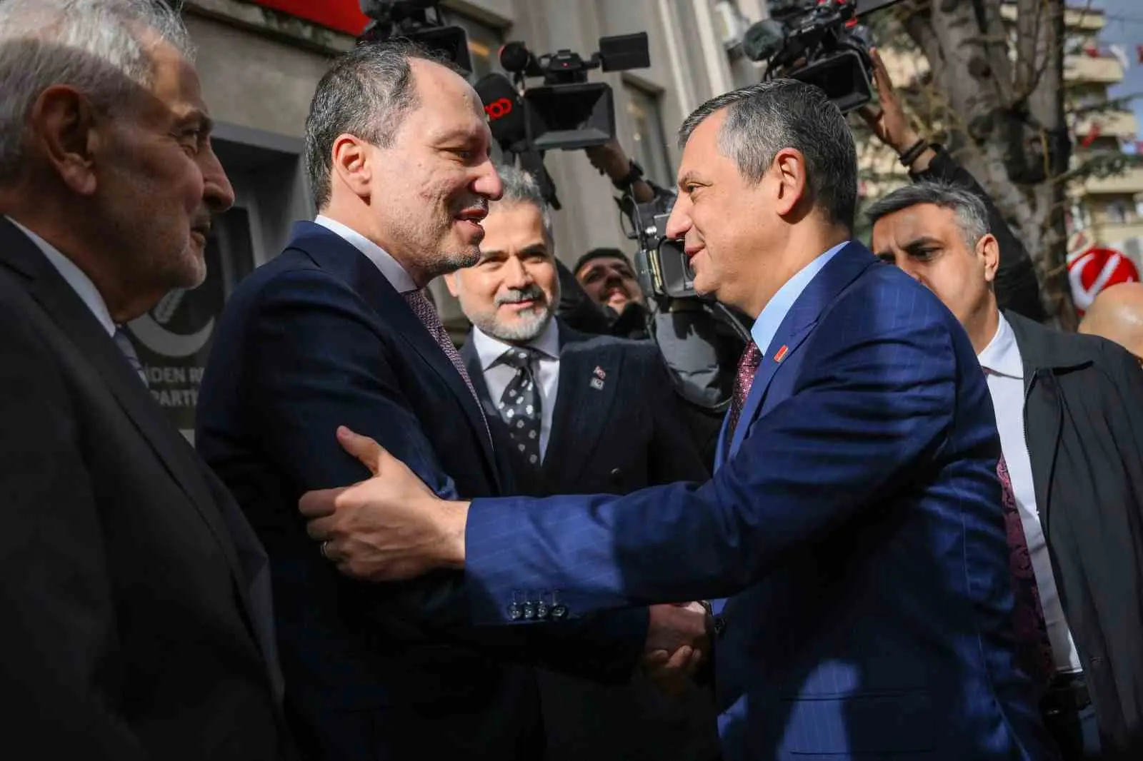 Cumhuriyet Halk Partisi (CHP) Genel Başkanı Özgür Özel, Yeniden Refah