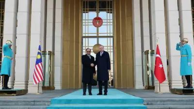 Cumhurbaşkanı Recep Tayyip Erdoğan, Malezya Başbakanı Enver İbrahim’i törenle karşıladı.