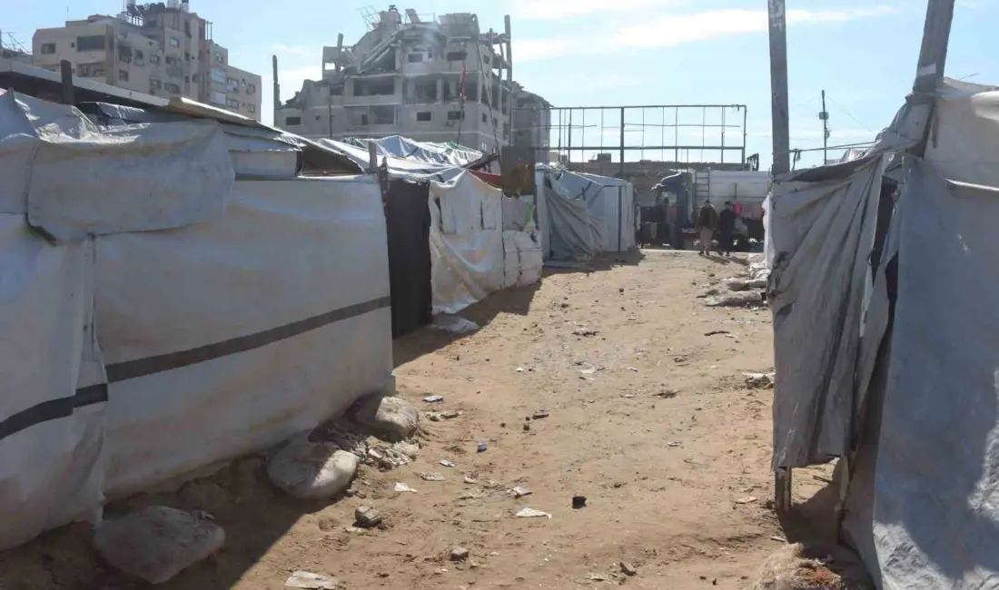 İsrail’in saldırılarını sürdürdüğü Gazze Şeridi’ndeki Filistinliler, ABD Başkanı Donald Trump’ın