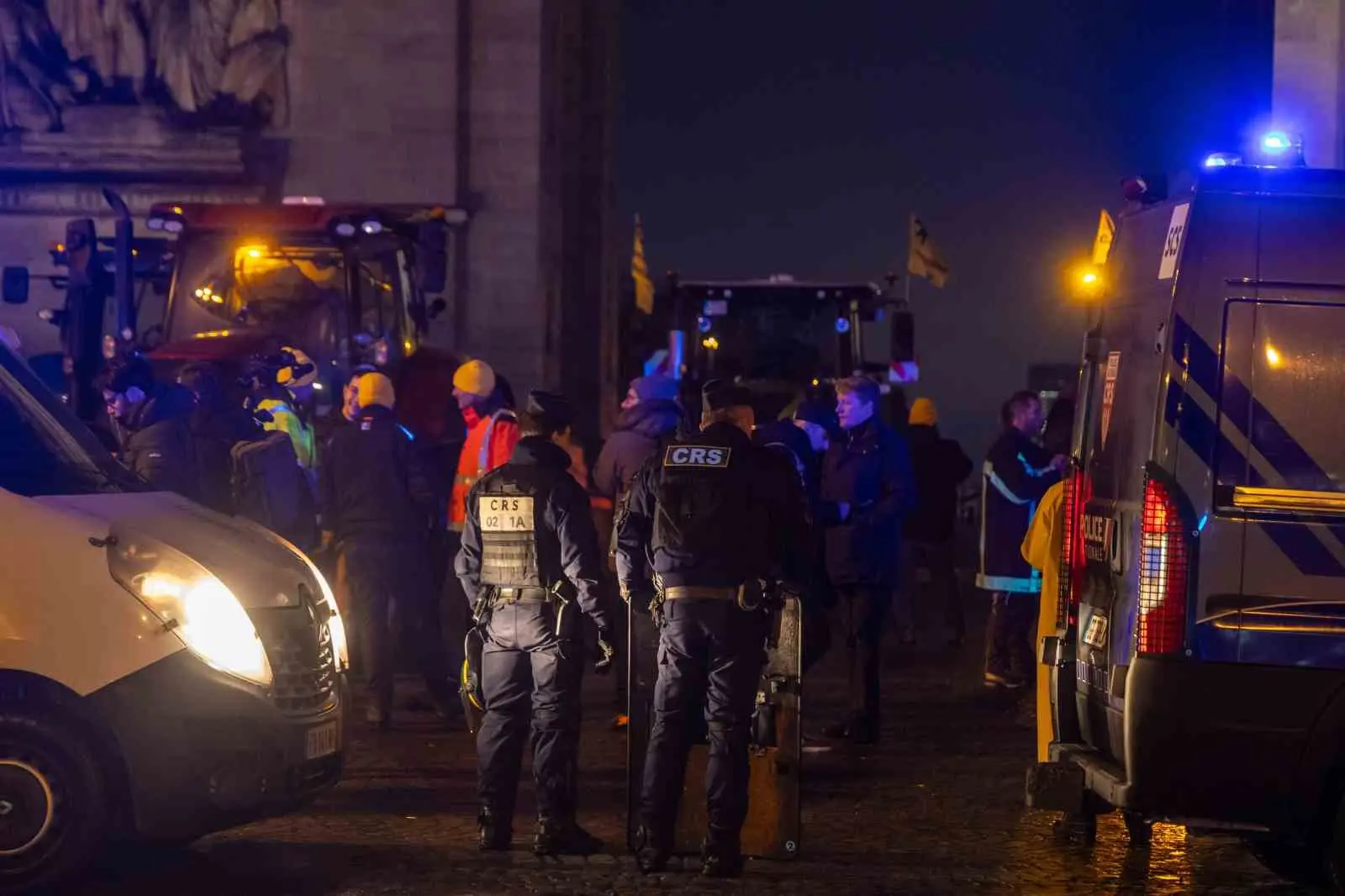 Fransa’da çiftçiler, Avrupa Birliği’nin (AB) Güney Amerika ülkeleriyle yakın zamanda