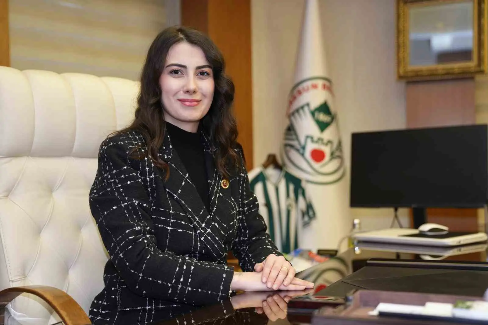 Giresun Belediye Başkanı Fuat Köse, il dışı programı nedeniyle görevini