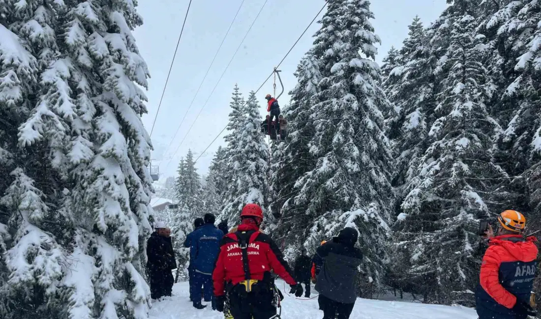 İçişleri Bakanı Ali Yerlikaya, Uludağ’da telesiyejde mahsur kalan 51 tatilcinin