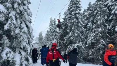 İçişleri Bakanı Ali Yerlikaya, Uludağ’da telesiyejde mahsur kalan 51 tatilcinin