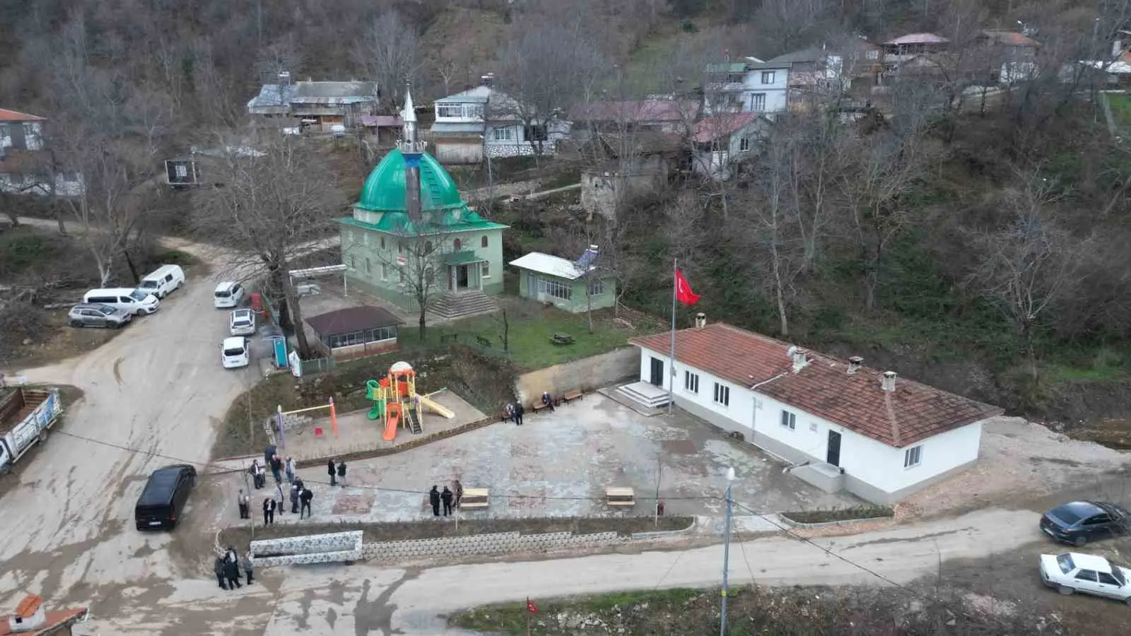 İnegöl Belediyesi, kırsal mahallelerde yaşam kalitesini artırmaya yönelik uygulamalar kapsamında