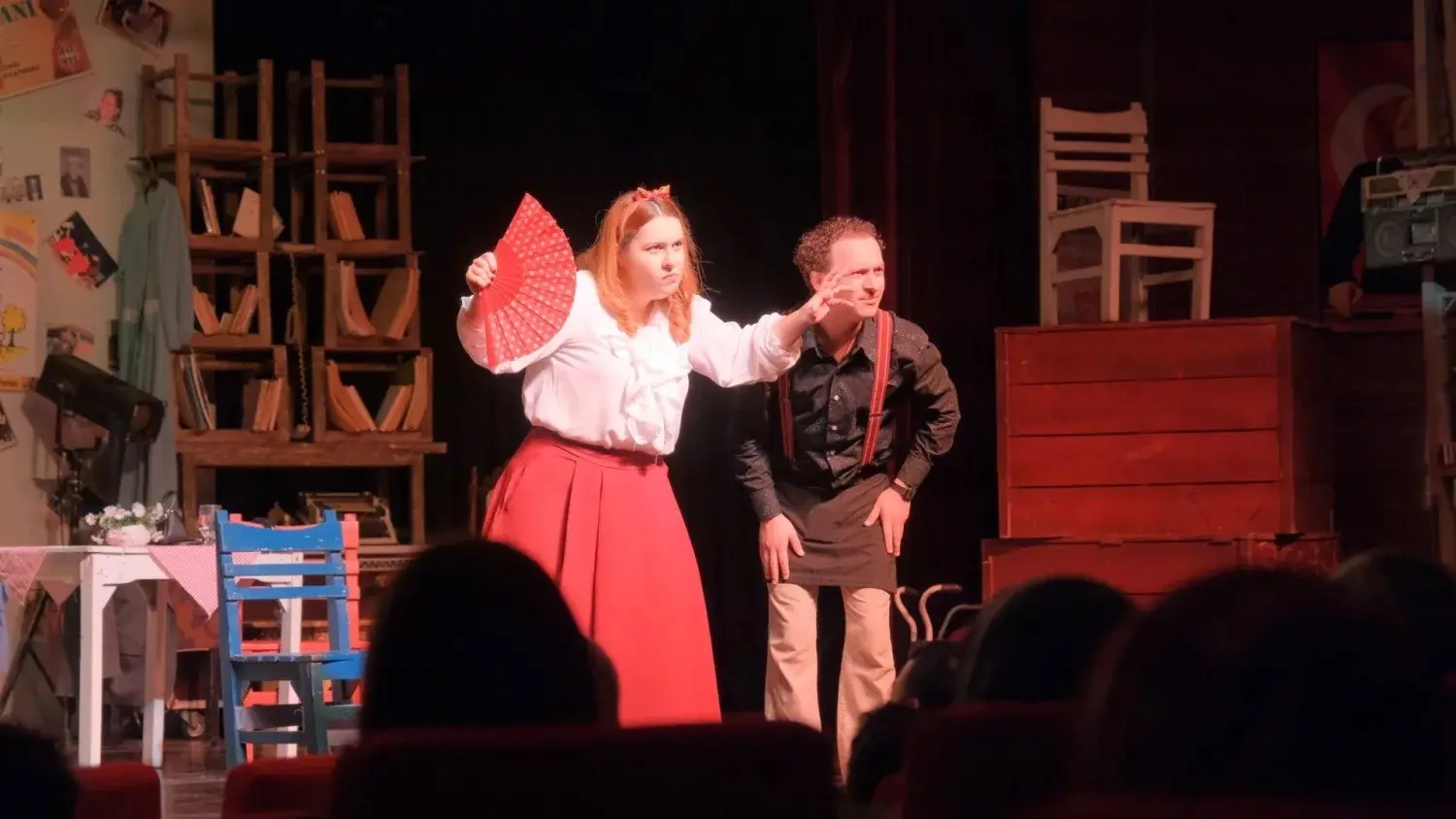 İnegöl Belediyesi’nin “Sahnede Festival Var” sloganıyla düzenlediği Tiyatro Festivali başladı.