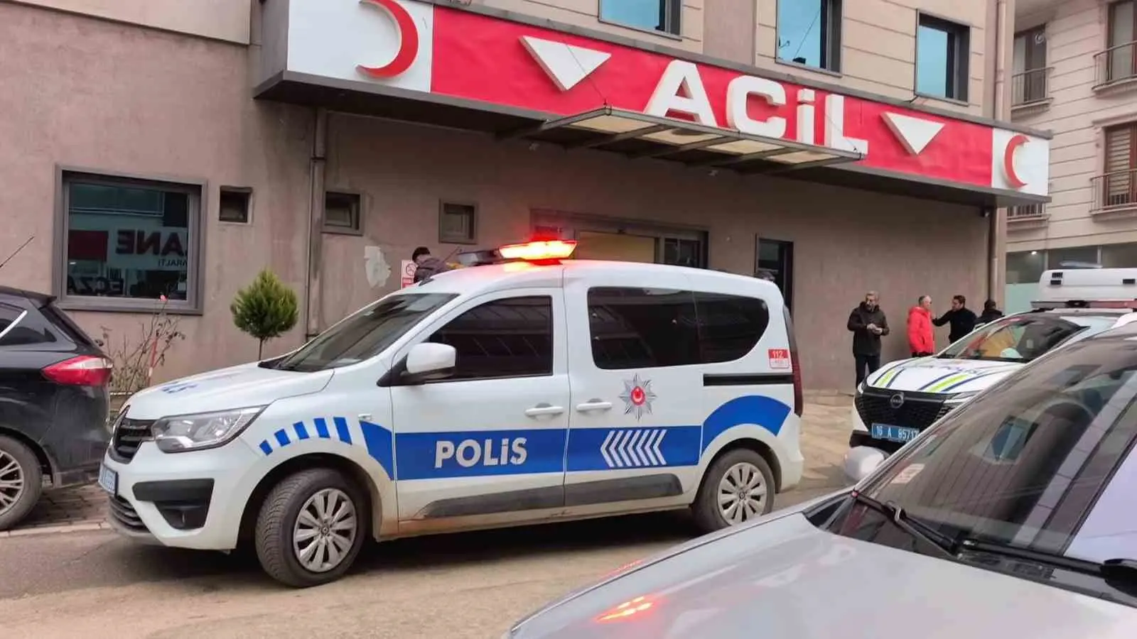 Bursa’nın İnegöl ilçesinde faaliyet gösteren bir mobilya fabrikasında, forkliftin üzerinden