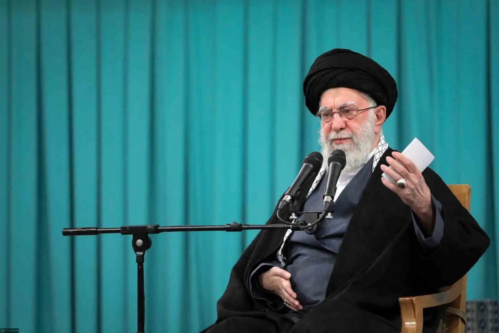 İran dini lideri Ayetullah Ali Hamaney, son protestolar sırasında binlerce