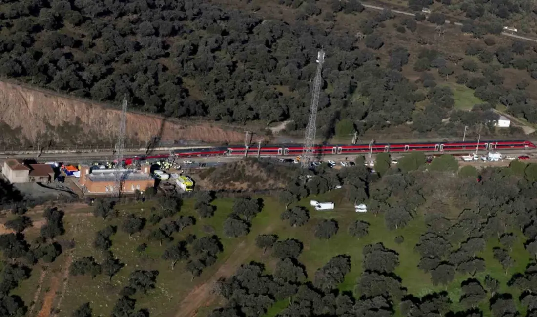 İspanya’da iki hızlı trenin çarpıştığı kazada can kaybı 41’e yükselirken