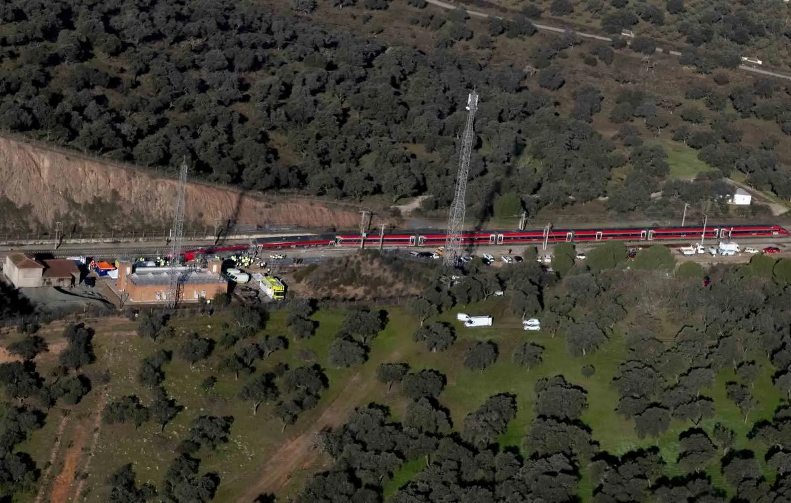 İspanya’da iki hızlı trenin çarpıştığı kazada can kaybı 41’e yükselirken