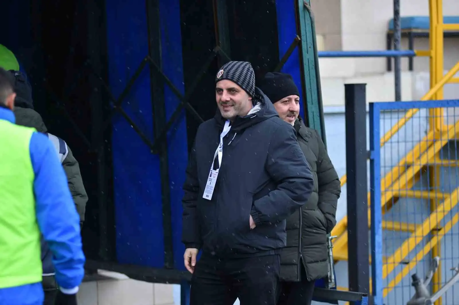 Sultan Su İnegölspor Kulüp Başkanı Kani Ademoğlu, deplasmanda Karacabey Belediyespor