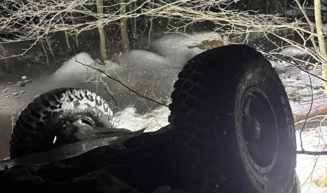 Bursa’nın İnegöl ilçesinde kar yağışı nedeniyle kontrolden çıkan cipin uçuruma