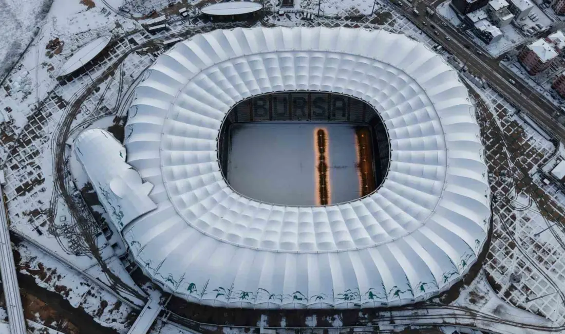 Bursa’da simge haline gelen mekanlar beyaza bürünürken, Timsah Arena Stadyumu’nun