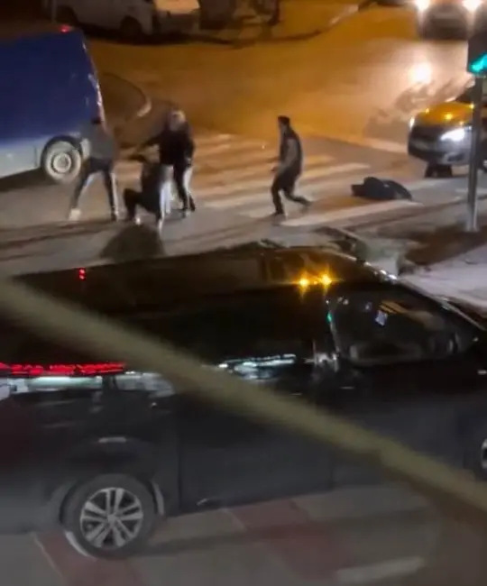 Bursa’nın Yıldırım ilçesinde trafikte yaşanan kavga sırasında bir çocuğun yola