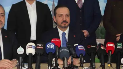 AK Parti Genel Başkan Yardımcısı Kürşad Zorlu, Kocaeli’deki basın toplantısında,