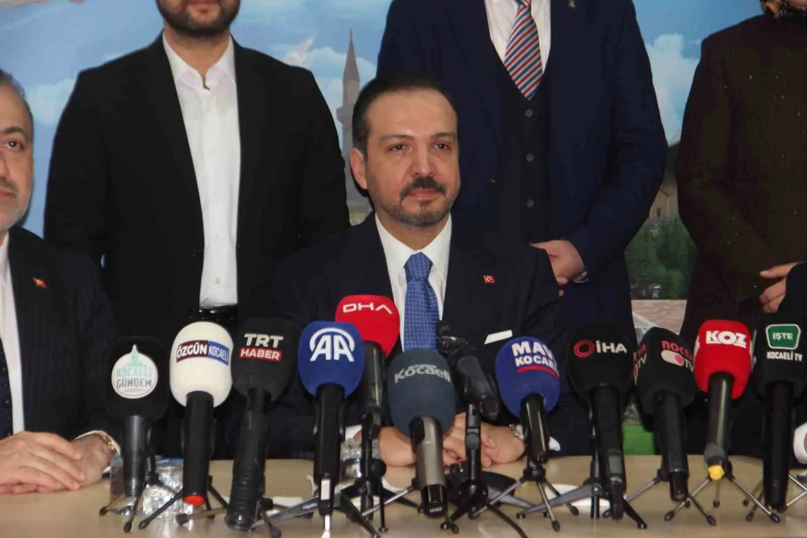 AK Parti Genel Başkan Yardımcısı Kürşad Zorlu, Kocaeli’deki basın toplantısında,