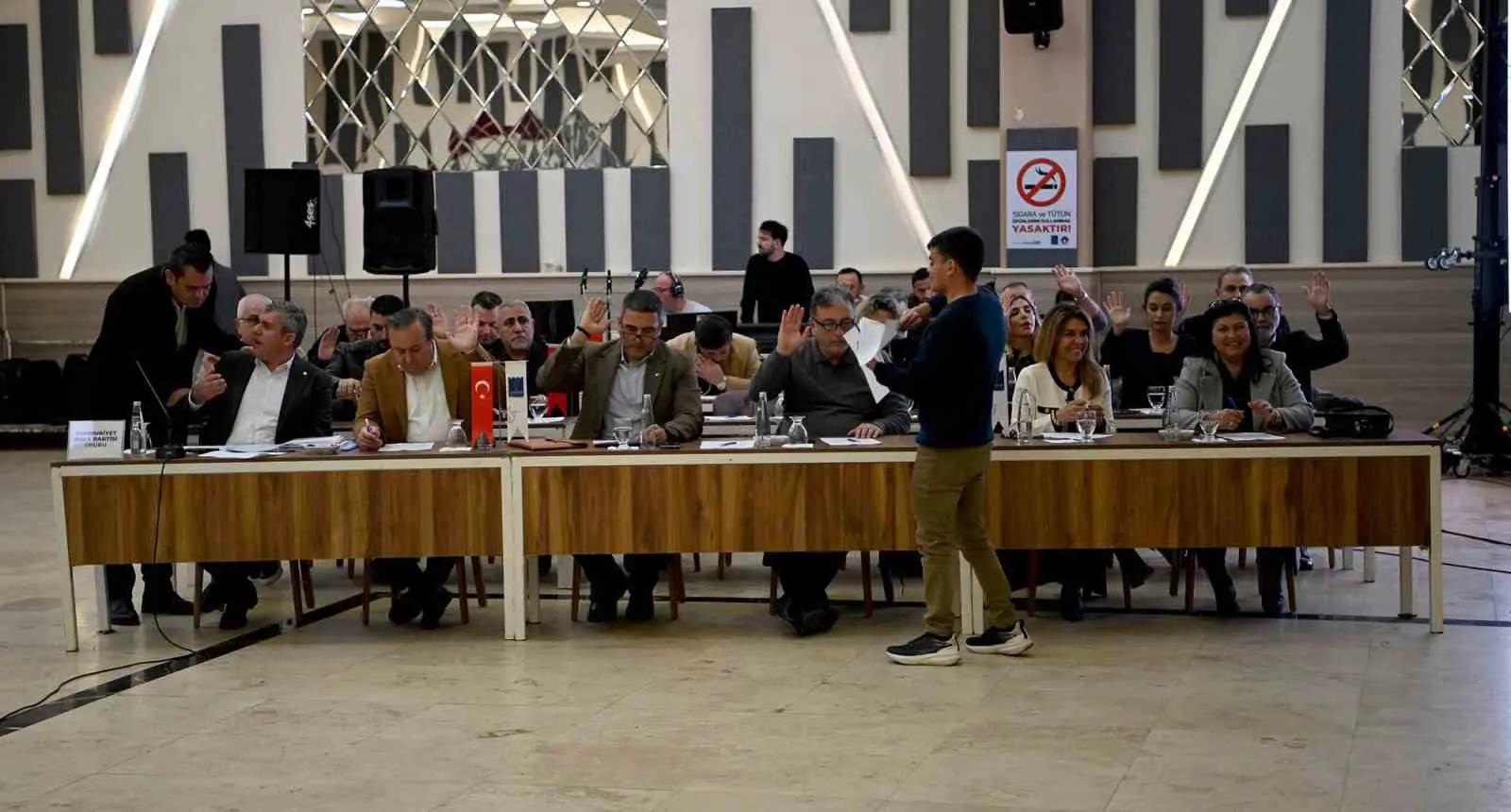 Kuşadası Belediye Meclisi, 2026 yılının ilk toplantısını gerçekleştirdi. Toplantıda, vatandaşlara