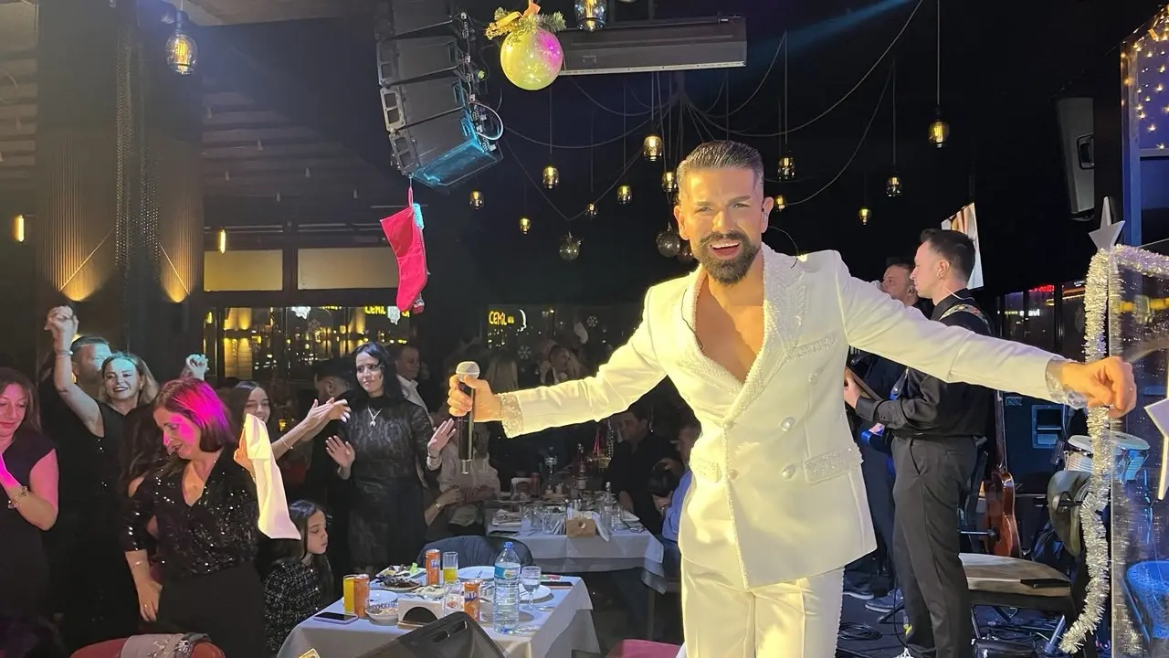 Bursa’nın sevilen sanatçısı Mehmet Çevik, yılbaşı gecesi Bursalılara unutulmaz bir