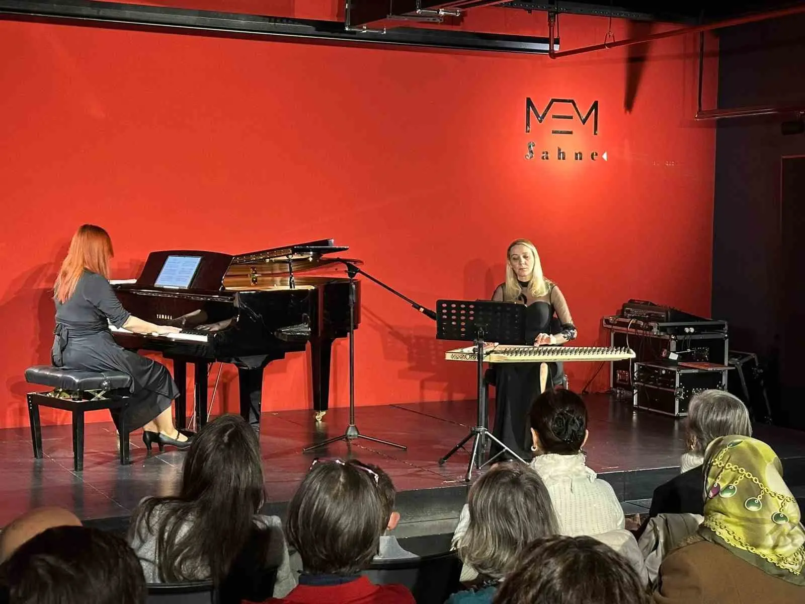 Nilüfer Belediyesi Dr. Hüseyin Parkan Sanlıkol Müzik Enstrümanları Müzesi’nde, kanun