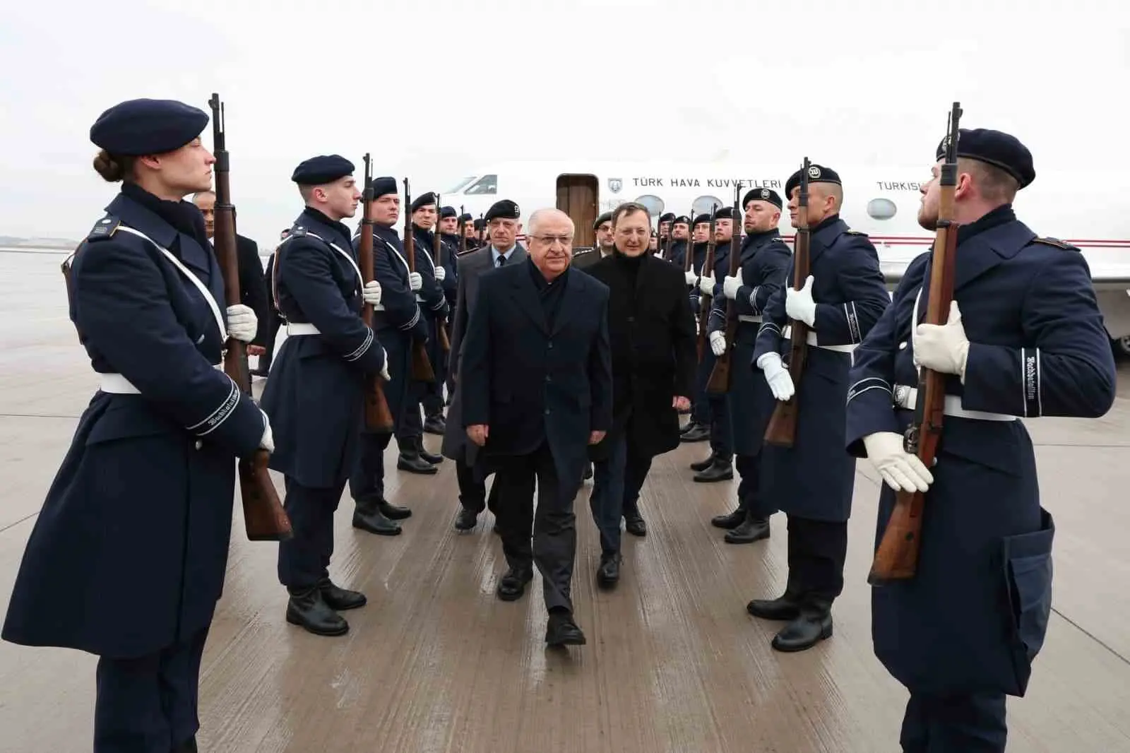 Milli Savunma Bakanı Yaşar Güler, çeşitli temaslarda bulunmak üzere Almanya’nın