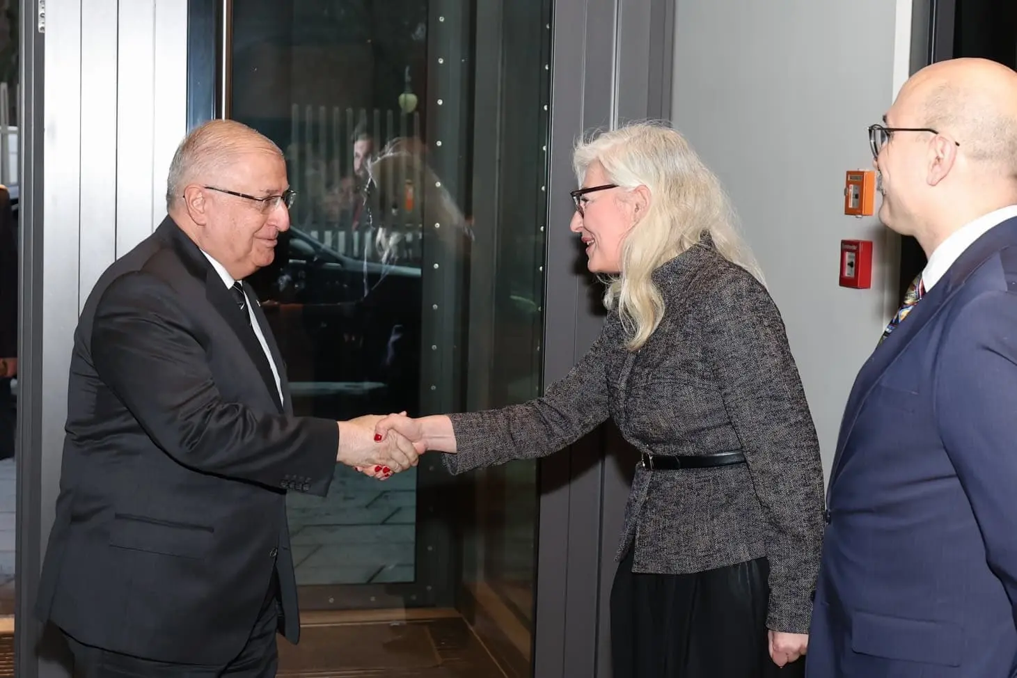 Milli Savunma Bakanı Yaşar Güler, çeşitli temaslarda bulunmak üzere geldiği