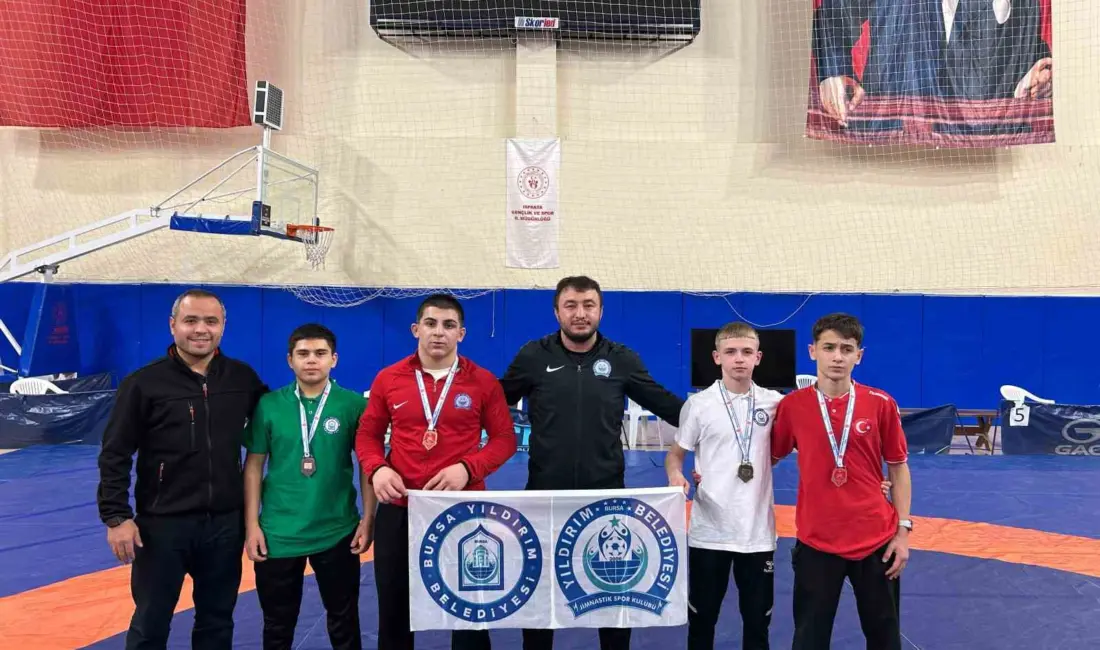 Yıldırımlı sporcular, U-17 Yıldızlar güreş grup şampiyonası’ndan 4 madalya ile