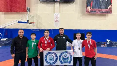 Yıldırımlı sporcular, U-17 Yıldızlar güreş grup şampiyonası’ndan 4 madalya ile