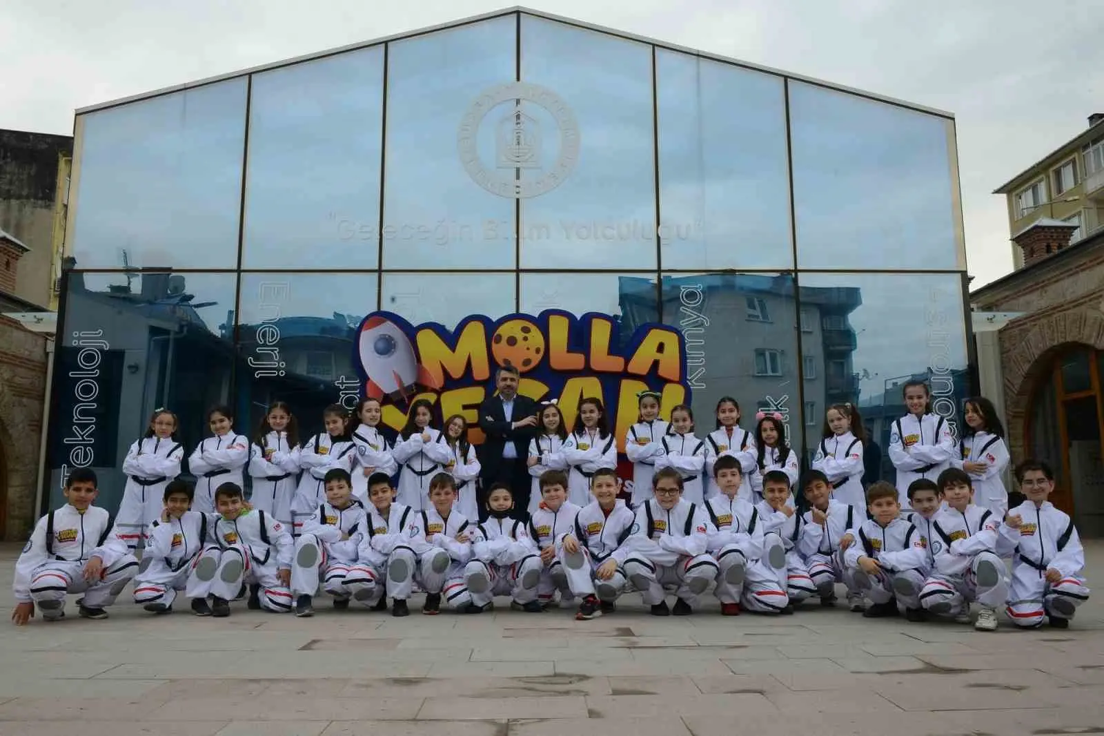 Yıldırım Belediyesi’nin, 5-13 yaş arasındaki çocuklara 23 farklı branşta eğitim