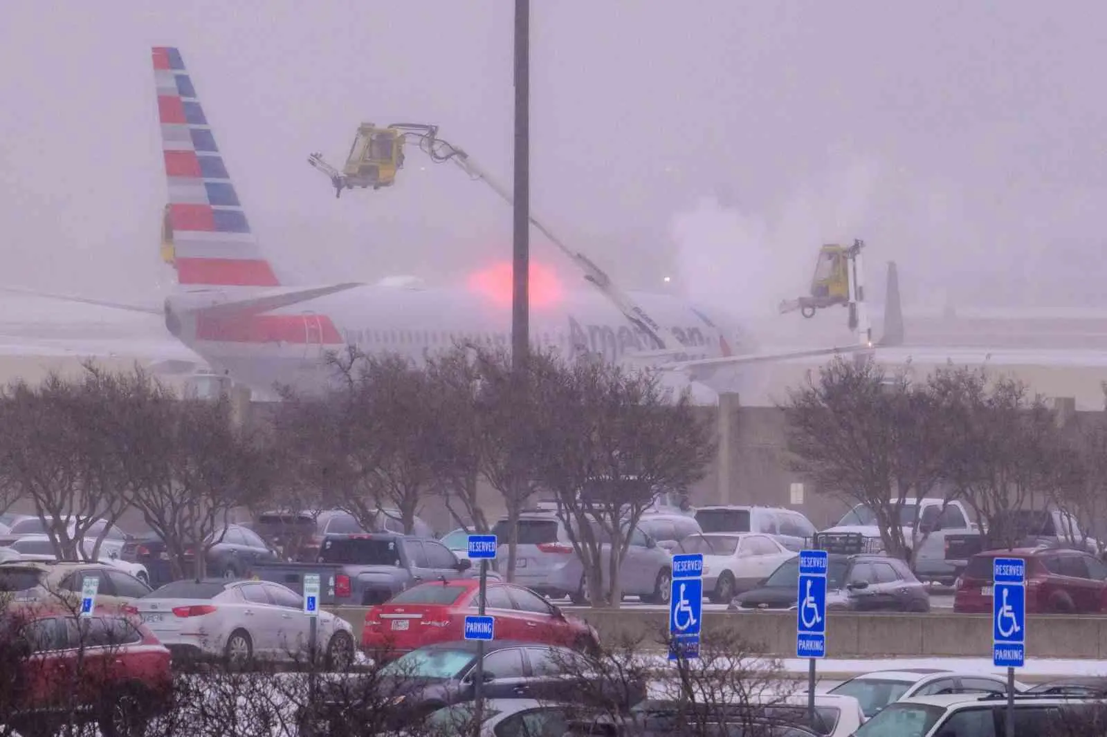 ABD’de tam etkisini göstermesi beklenen şiddetli fırtınalar ülkenin iç kesimlerine