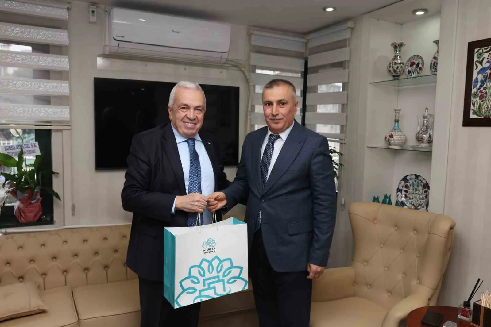 Nilüfer Belediye Başkanı Şadi Özdemir, Bursa İl Milli Eğitim Müdürü