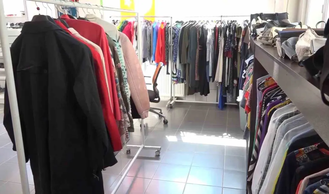 Nilüfer Belediyesi’nin hayata geçirdiği “Giymiyorsan Giydir” uygulamasıyla, vatandaşların bağışladığı ikinci