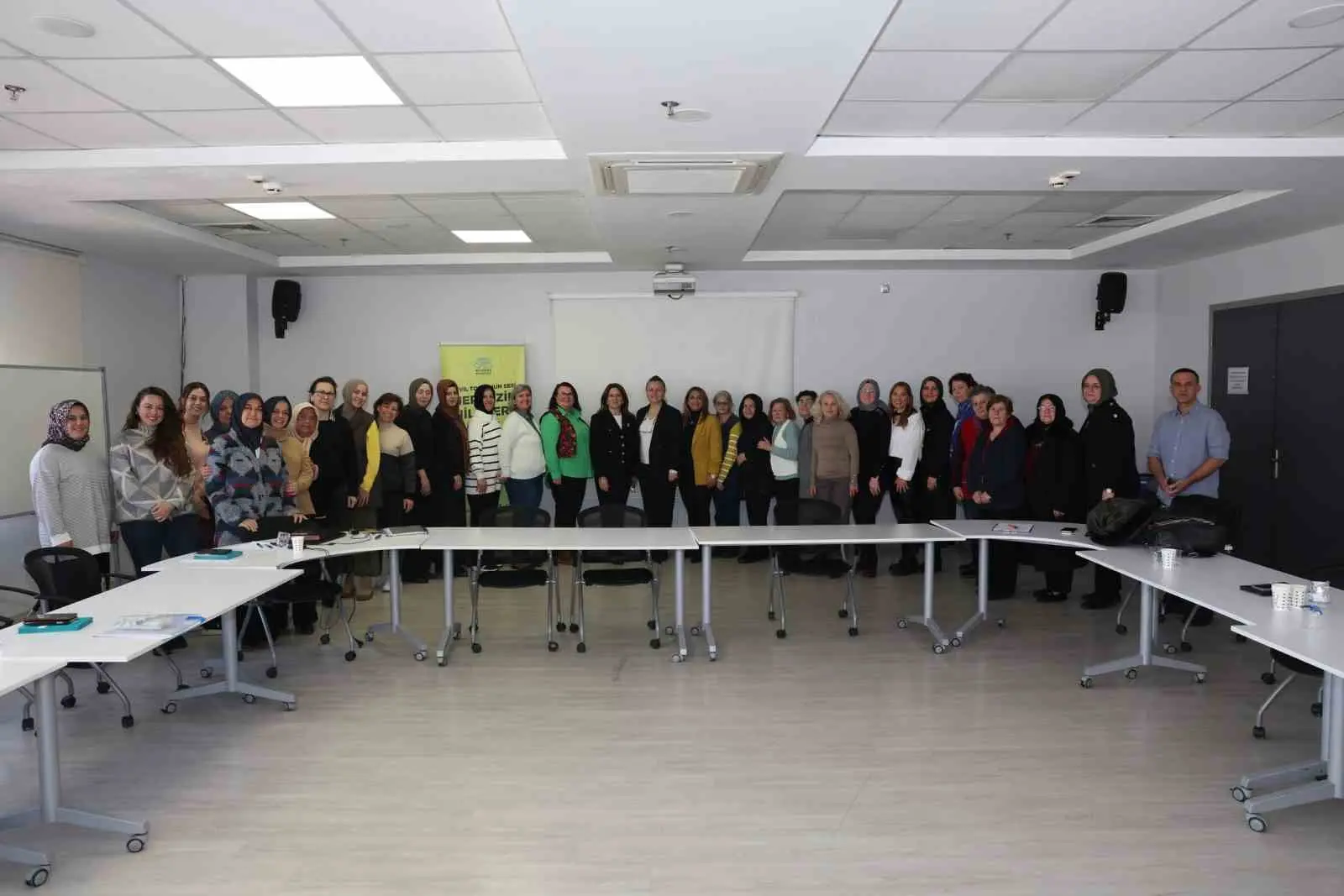 Nilüfer Belediyesi’nin ev sahipliğinde bir araya gelen kadın dernekleri, dayanışmayı