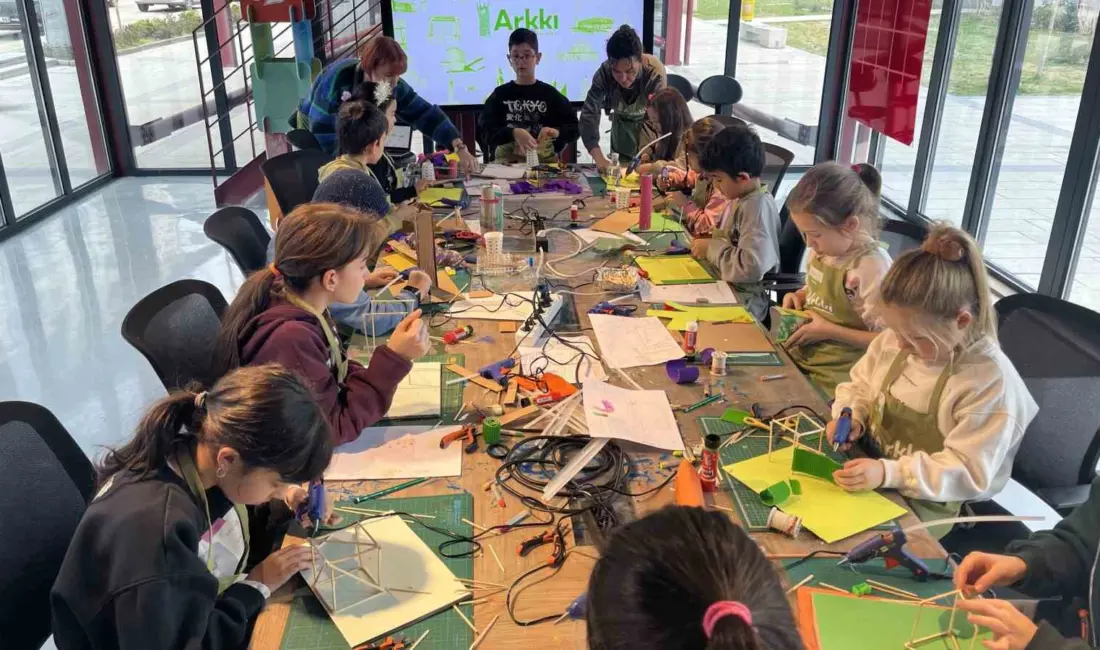 Nilüfer Belediyesi, çocuklar için hazırladığı etkinliklere hem eğlendiriyor, hem de