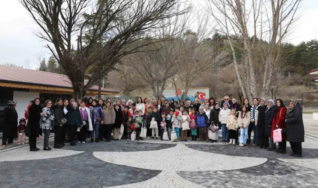 Nilüferli kadınların ördüğü atkı, bere ve yastıklar, Harmancıklı çocuklara ulaştı.