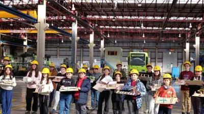 Bursa Büyükşehir Belediyesi’nin ‘Yarıyıl Şenliği’ etkinliklerine katılan öğrenciler, BURULAŞ tesislerine