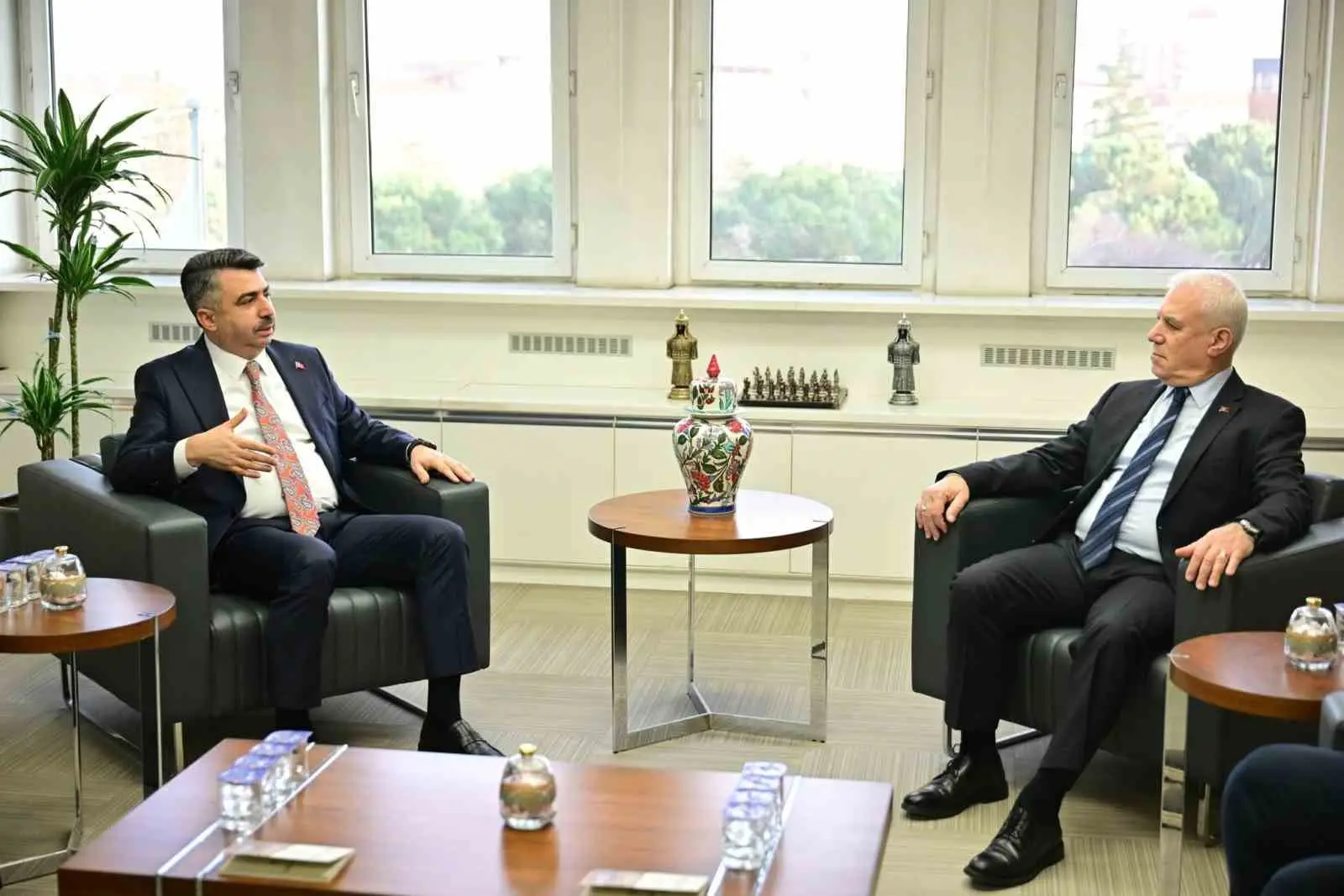 Yıldırım Belediye Başkanı Oktay Yılmaz, Bursa Büyükşehir Belediye Başkanı Mustafa