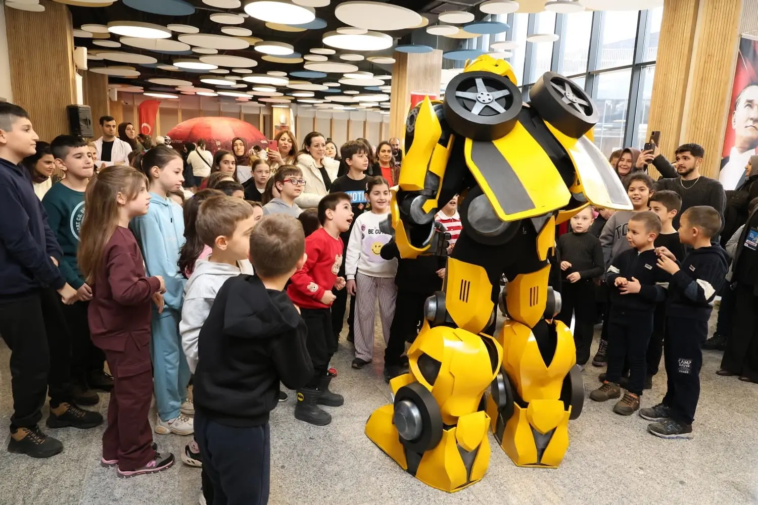 Sömestr tatilinde öğrencileri bilimle buluşturmak için harekete geçen Osmangazi Belediyesi,