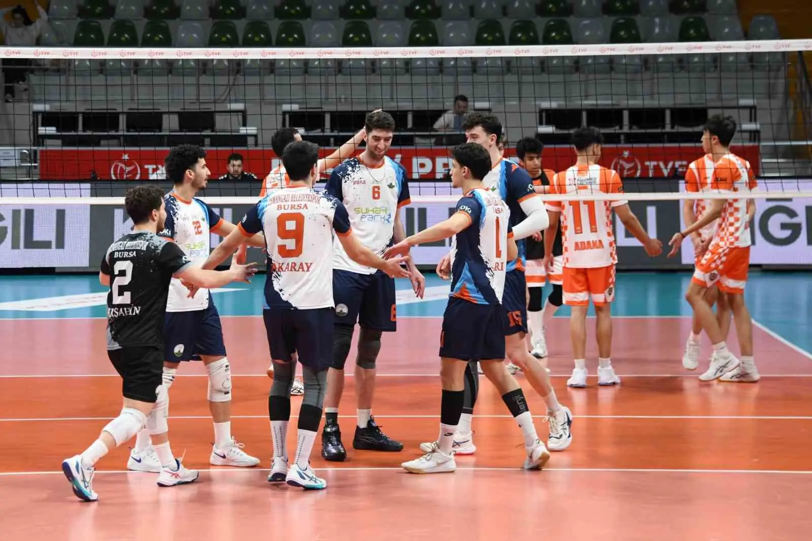 Osmangazi Belediyespor, Erkekler Voleybol 1. Ligi’nde karşılaştığı 1954 Adanaspor’u 3-0’lık