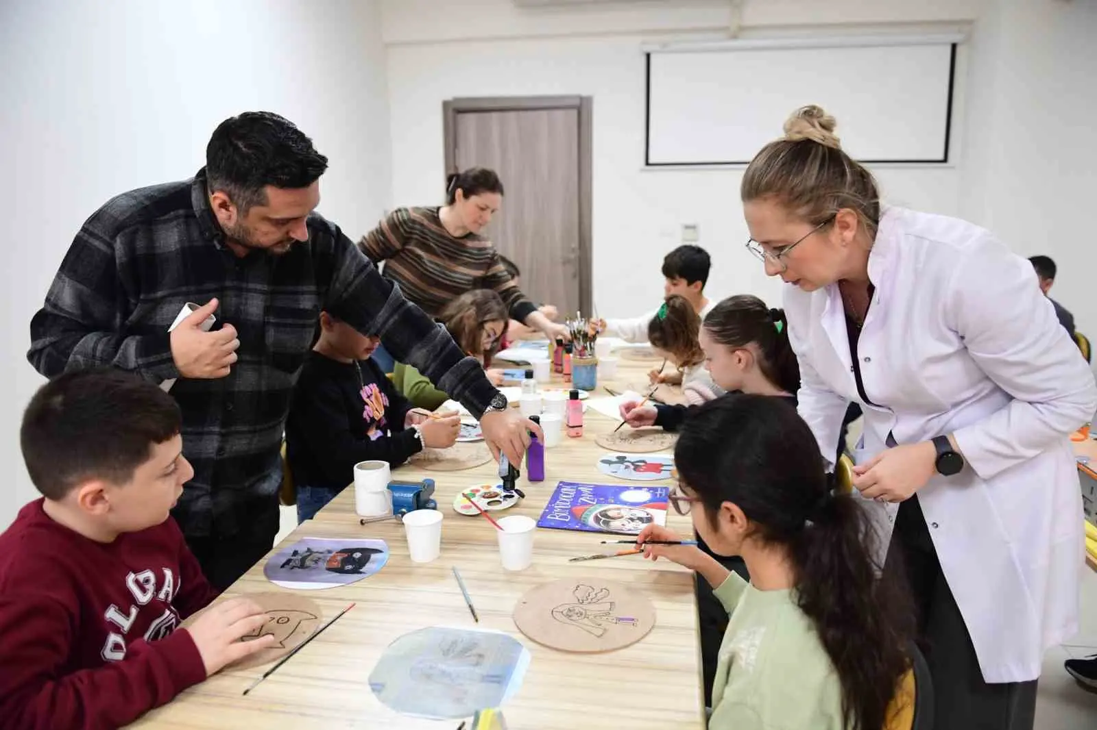 Osmangazi Belediyesi’nin “Oku-Çiz Gönder Ben Maker ile Tasarlayalım” atölyesinde okudukları
