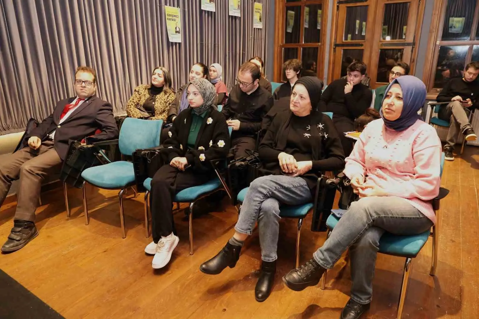 Osmangazi Belediyesi, düzenlediği ‘Girişimci Kafası’ söyleşisiyle iş hayatına atılmayı planlayan