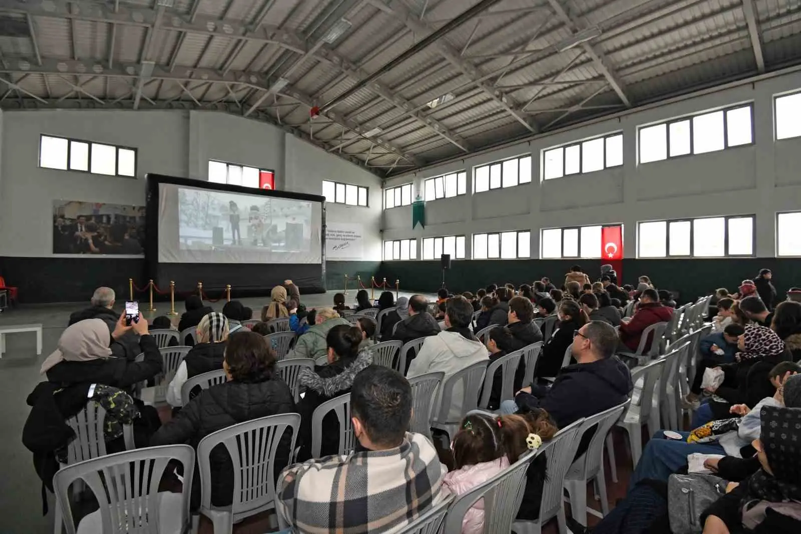 Osmangazi Belediyesi’nin kültür ve sanat etkinlikleri kapsamında düzenlediği ‘Çocuklara Yarıyıl