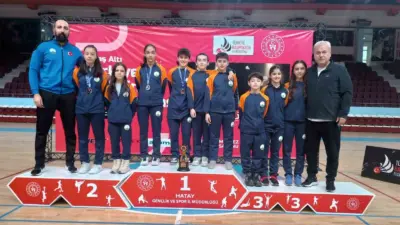 Osmangazi Belediyespor Badminton Takımı sporcuları, 19-23 Ocak tarihlerinde Hatay’da düzenlenen