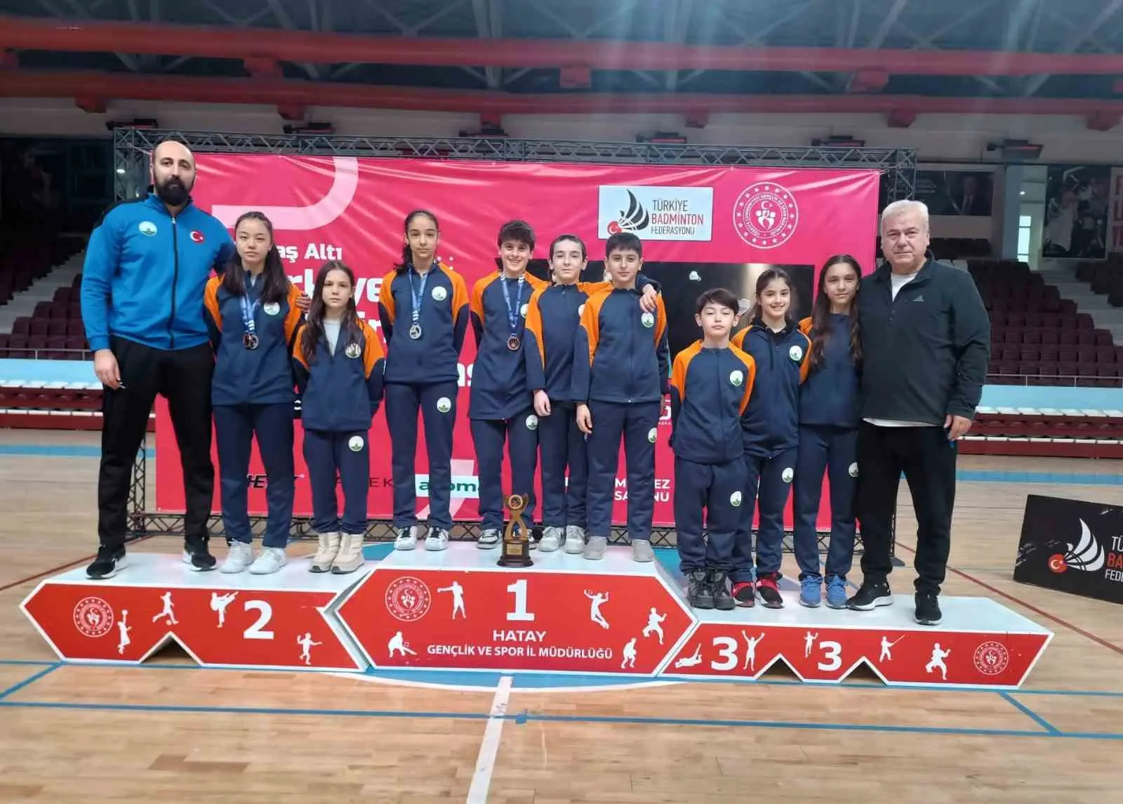 Osmangazi Belediyespor Badminton Takımı sporcuları, 19-23 Ocak tarihlerinde Hatay’da düzenlenen