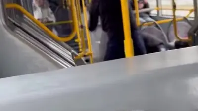 Bursa’da belediye otobüsünde iki kişi arasında tartışma çıktı. Taraflardan biri