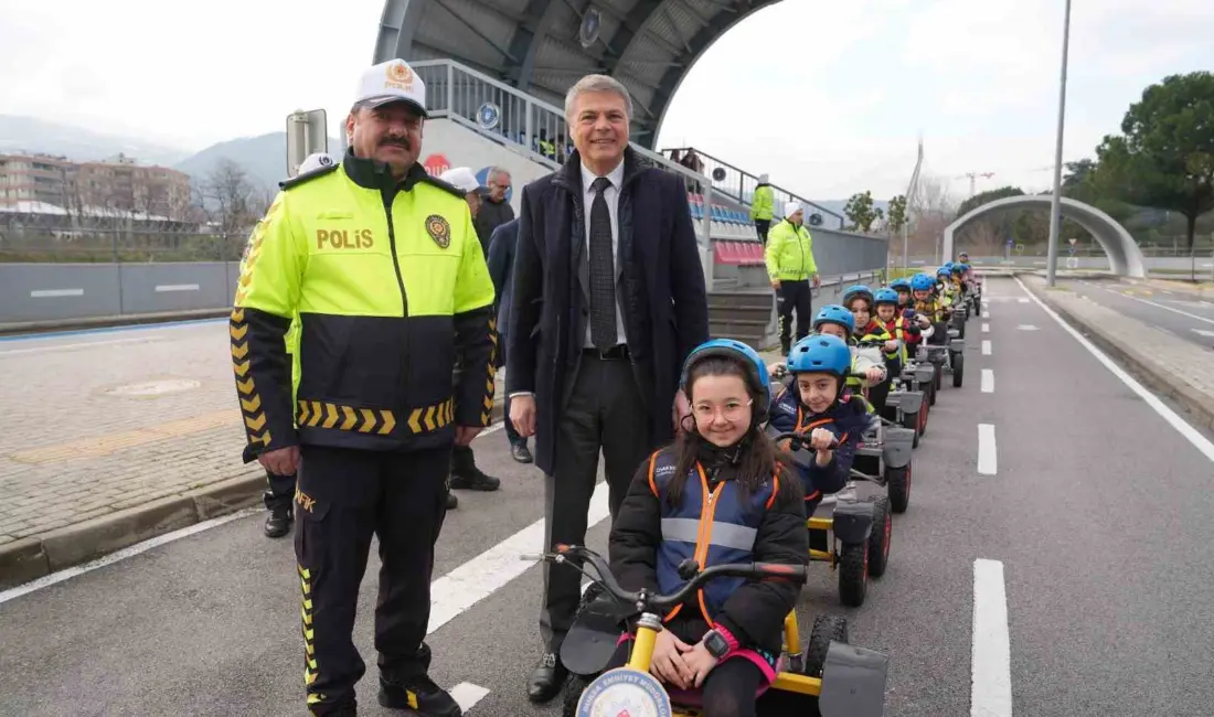 Oyak Renault, erken yaşta yol güvenliği bilinci oluşturmak amacıyla Güvenli