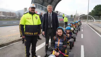 Oyak Renault, erken yaşta yol güvenliği bilinci oluşturmak amacıyla Güvenli