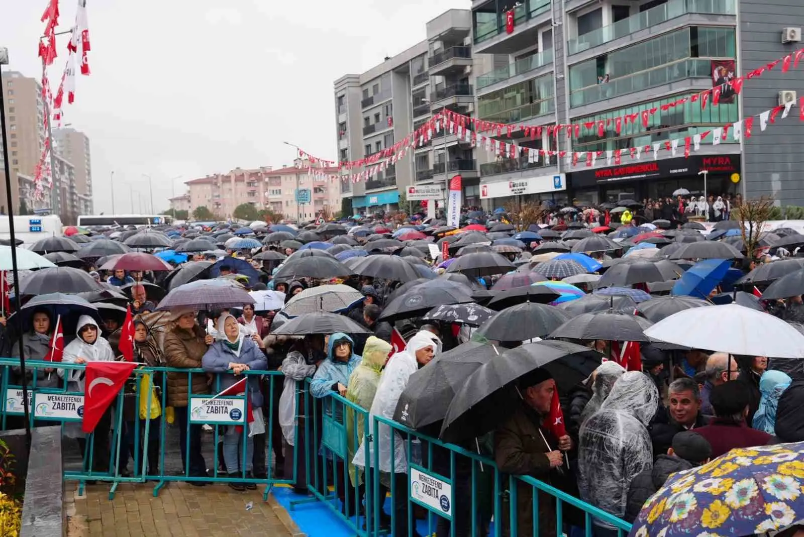 CHP Genel Başkanı Özgür Özel Merkezefendi Belediyesi Atatürk Bilim Merkezi