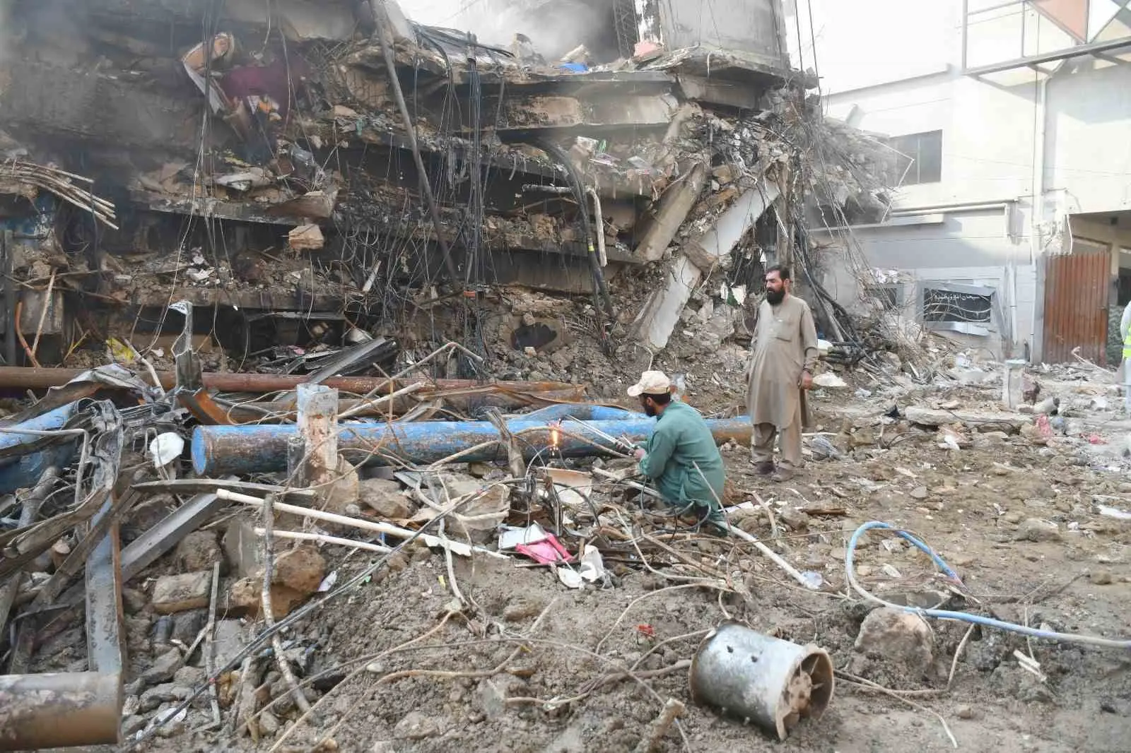 Pakistan’ın Karaçi kentindeki Gul Plaza Alışveriş Merkezi’nde (AVM) 17 Ocak’ta