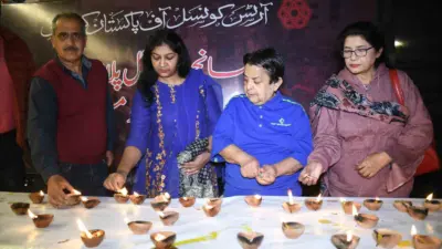 Pakistanlı yetkililer, Karaçi kentindeki Gul Plaza Alışveriş Merkezi’nde (AVM) 17