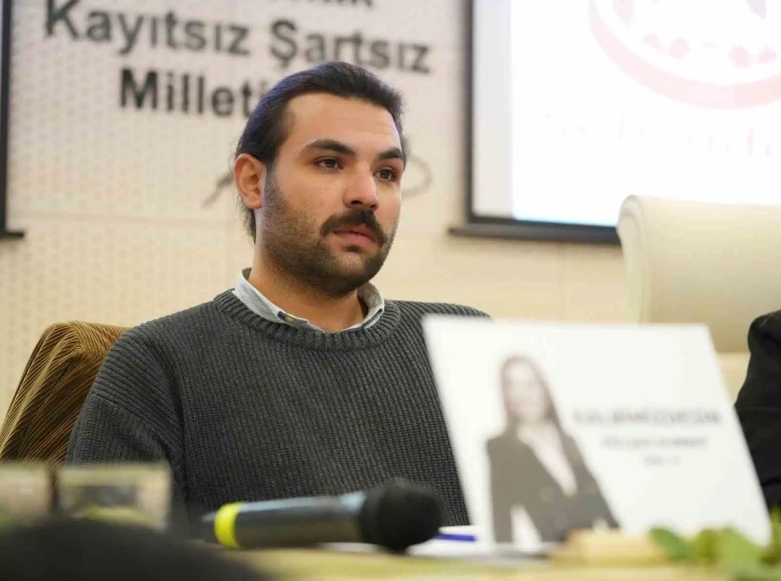 Şehzadeler Belediye Başkanı Hakan Şimşek, yönetim kadrosunu güçlendirmek amacıyla ilk